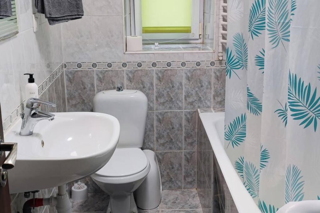 Two Room Apartment In A Prestigious Location Варшава Экстерьер фото