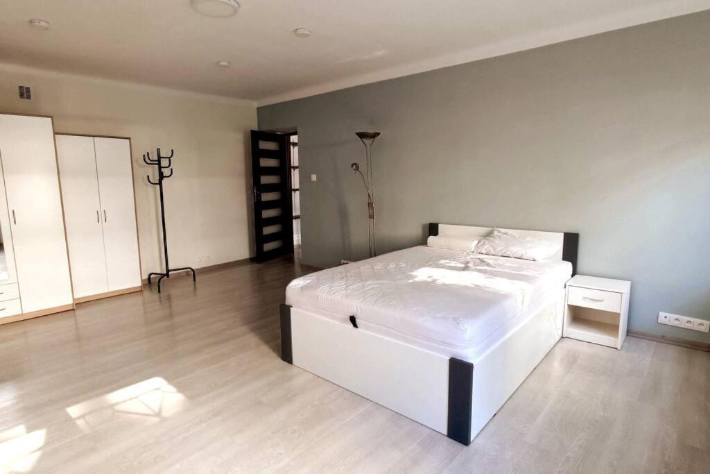 Two Room Apartment In A Prestigious Location Варшава Экстерьер фото